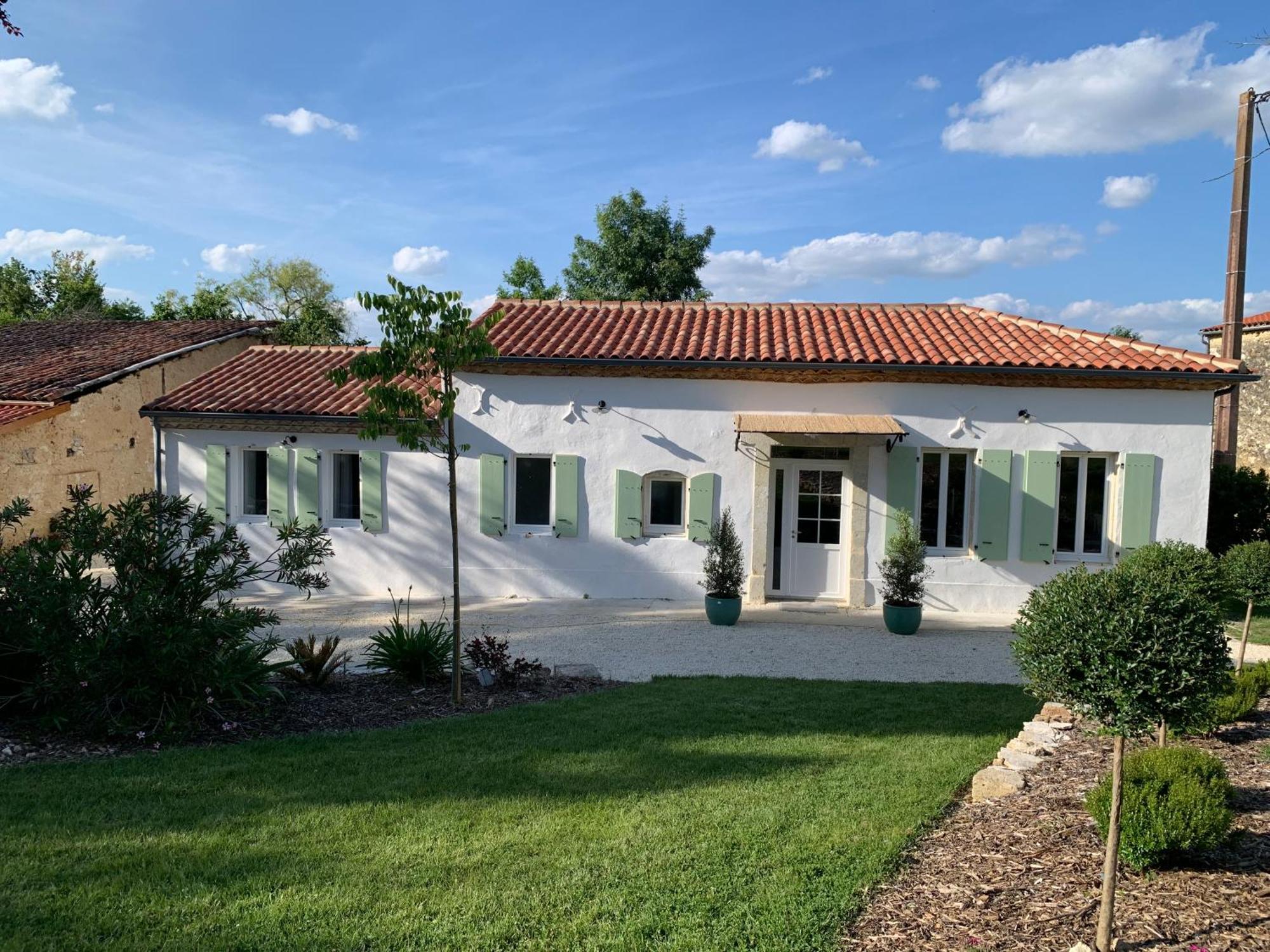 Maison De Vacances Gondrin Exterior photo